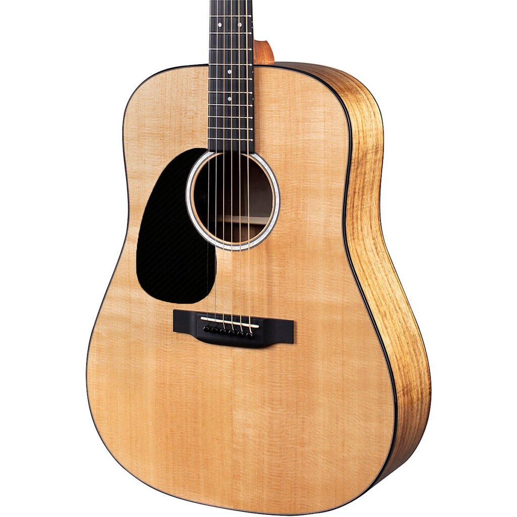 An acoustic guitar about 40 inches long, one of the things that are 40 inches long