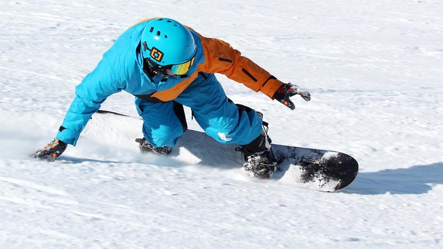 A 155 cm snowboard illustrating things that are 61 inches long
