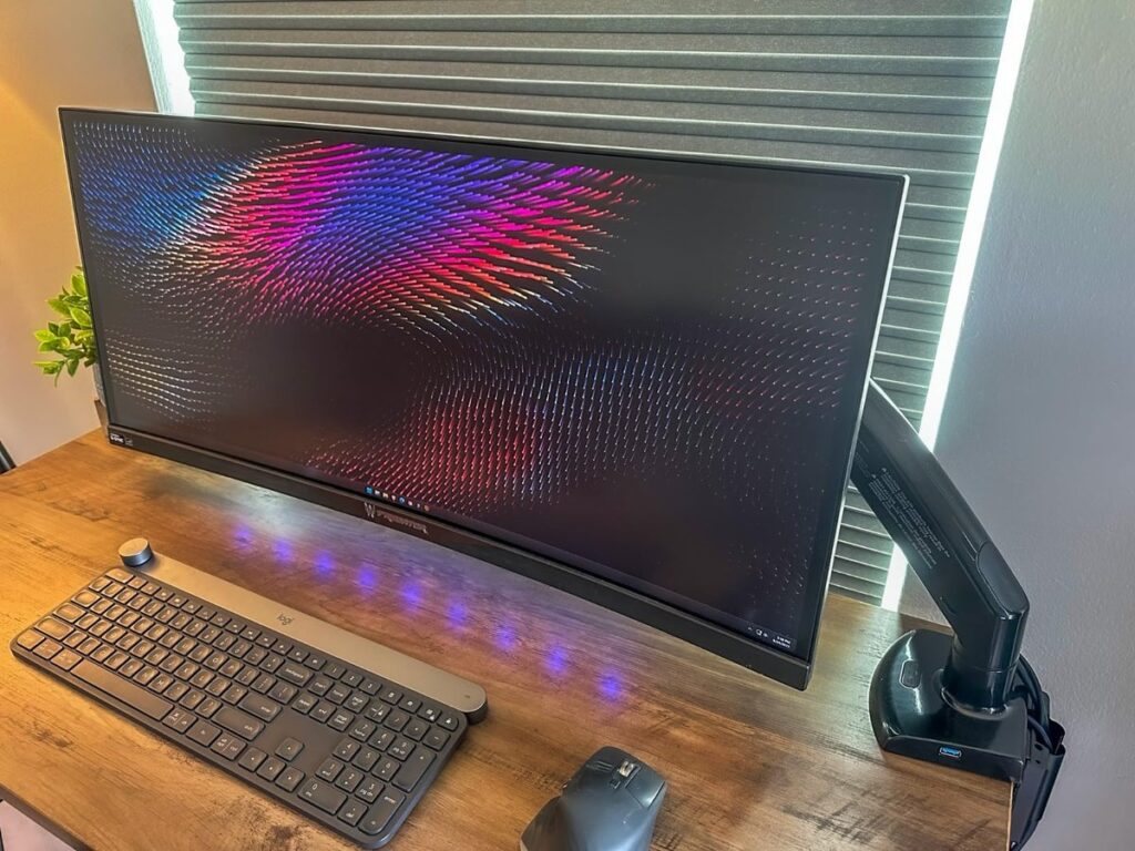 ultrawide monitor on a desk, an example of things that are 29 inches long measured diagonally